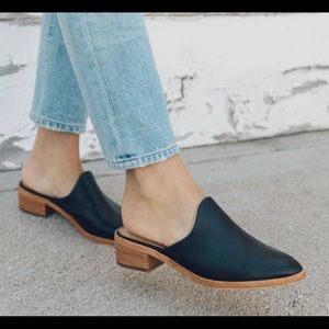 Soludos Venetian Mules